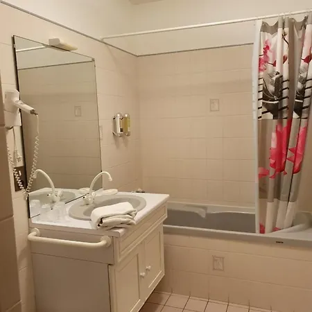 L'auberge De Hotel 2*